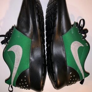 Roshe run Nike sneakers EUC!! Size 7.5